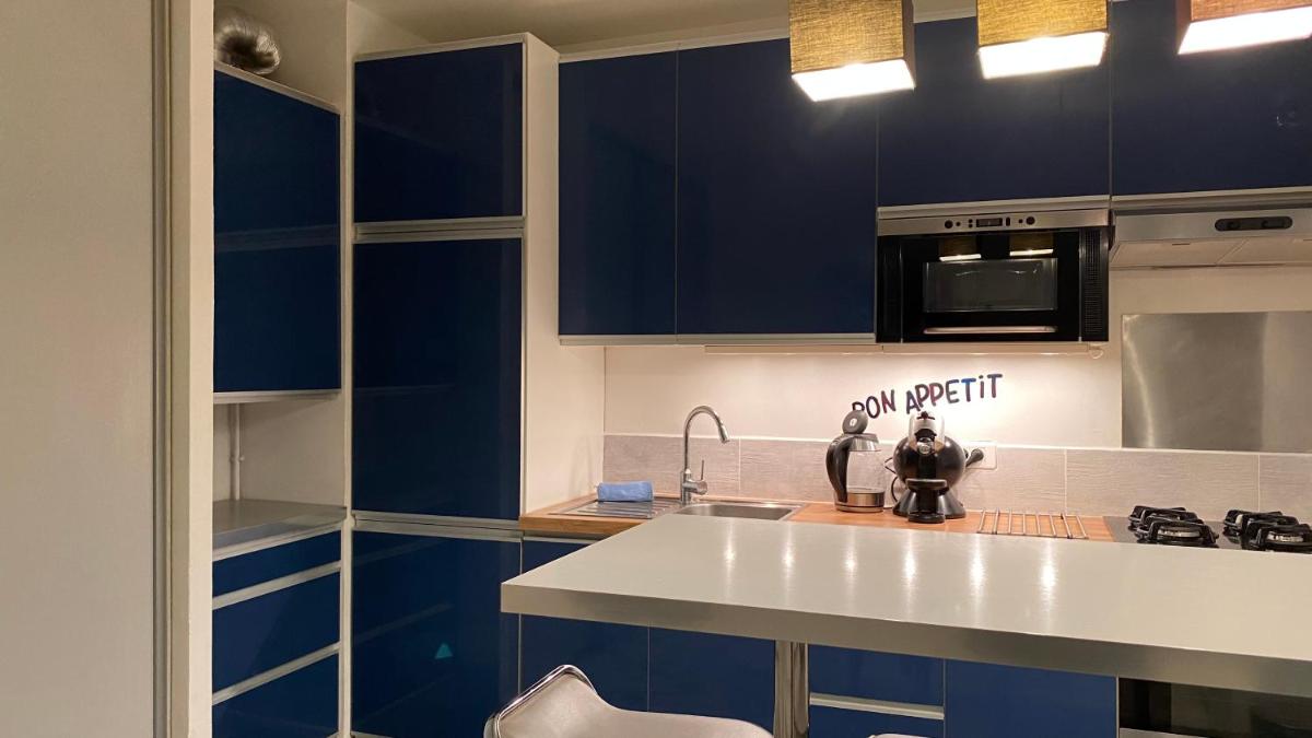 AZUR climatisé, wifi, ascenseur à 75 m de la plage - Housity