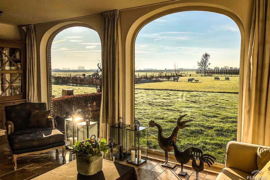 Gastenhuis prachtige Historische Vierkant Hoeve - Housity