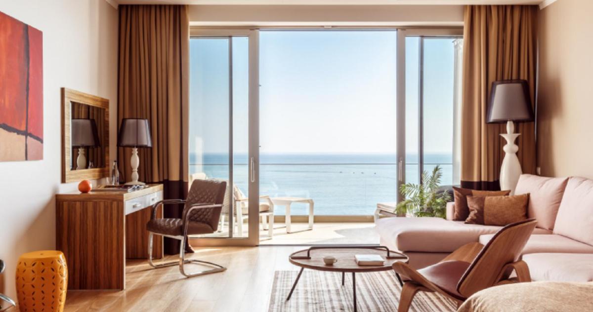 Utesov Hotel - Housity