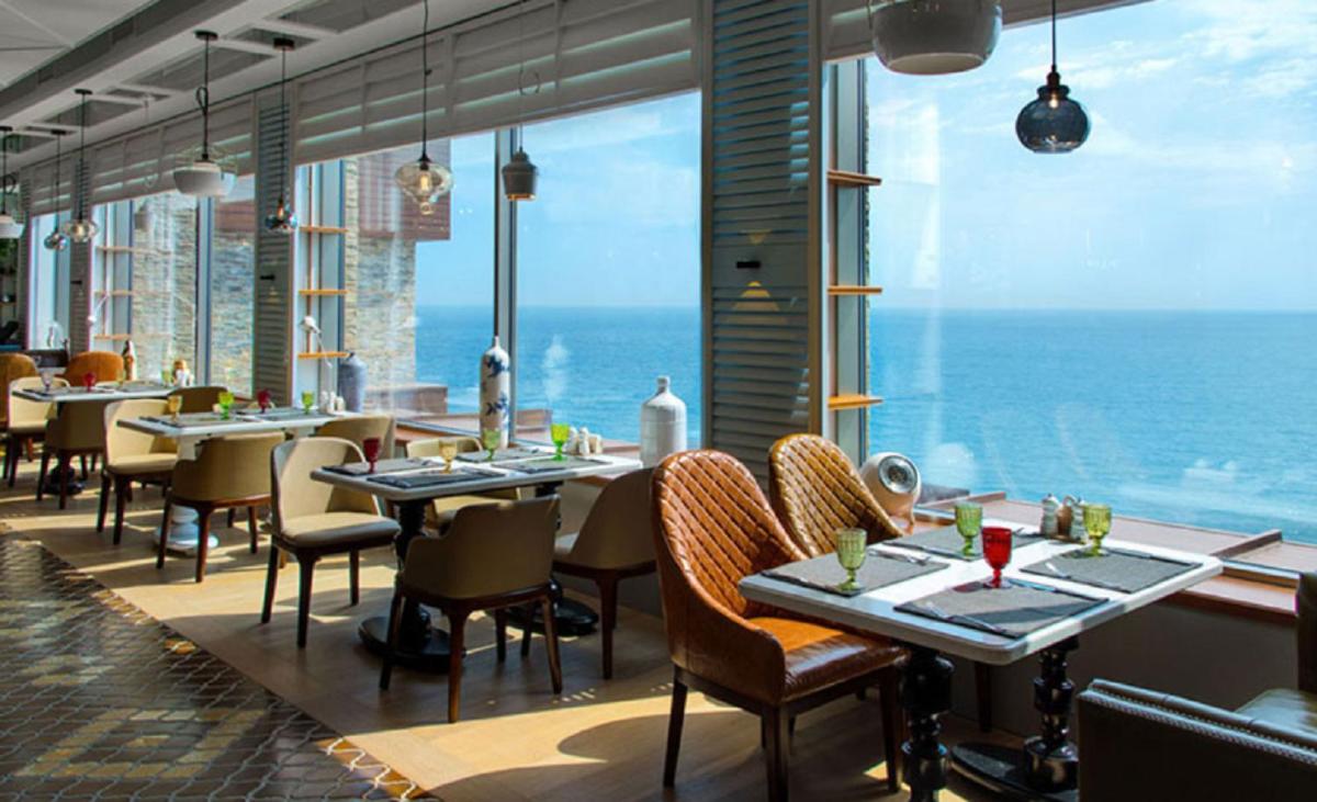 Utesov Hotel - Housity
