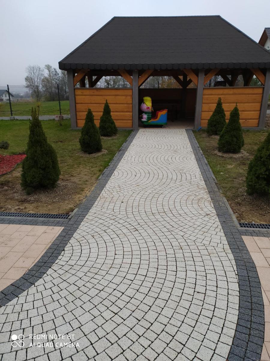 Zajazd ,,RYŚ'' - Housity