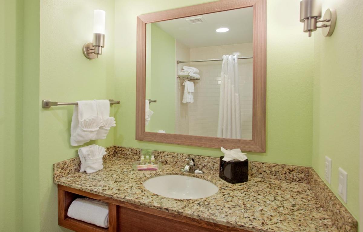 Holiday Inn Resort Pensacola Beach, an IHG Hotel - Housity