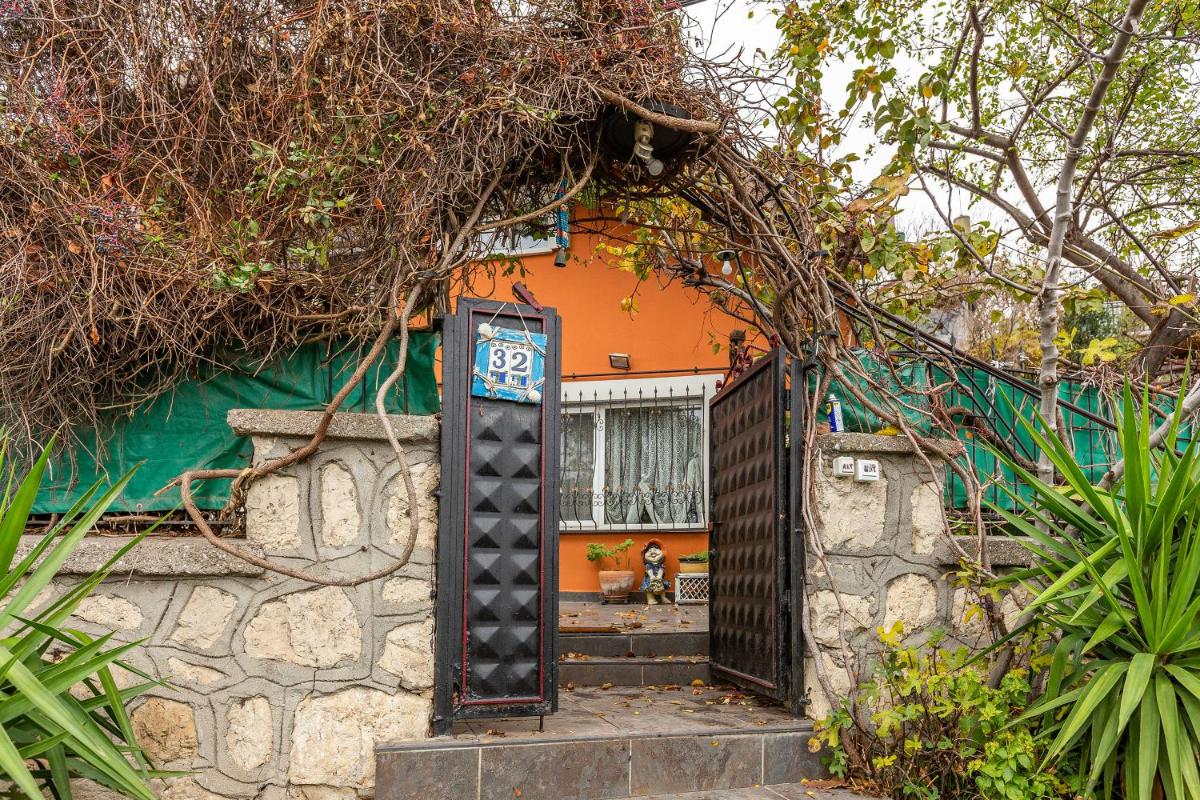 House with Sea View in Bakirkoy - Housity