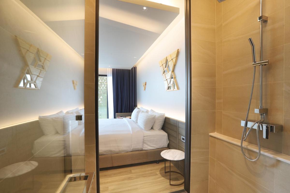 The Signature Hotel Airport - Housity
