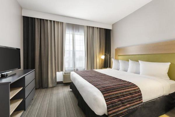 Suitetrails - Country Inn & Suites by Radisson, Wausau, WI