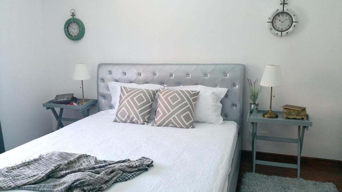 Suitetrails - 3 bedrooms house with private pool furnished garden and wifi at Brejos de Azeitao