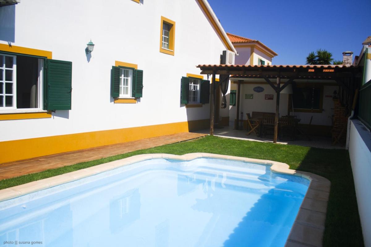 Suitetrails - 3 bedrooms house with private pool furnished garden and wifi at Brejos de Azeitao