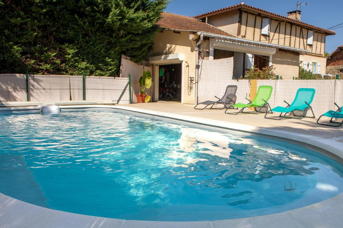 Villa charmante en pleine campagne de Courrensan avec piscine privee - Housity