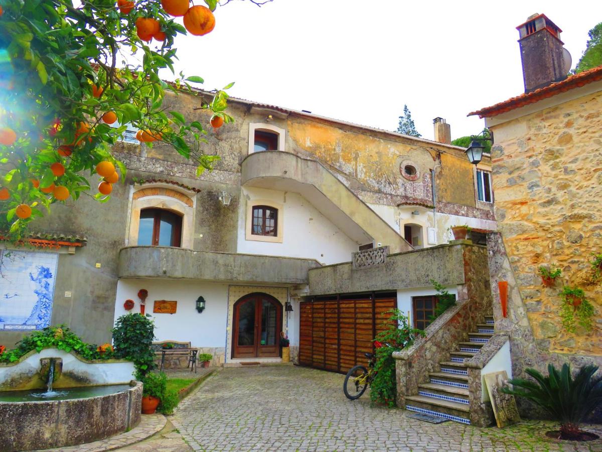 Charming House in Porto de Mós with Shared Pool. - Housity