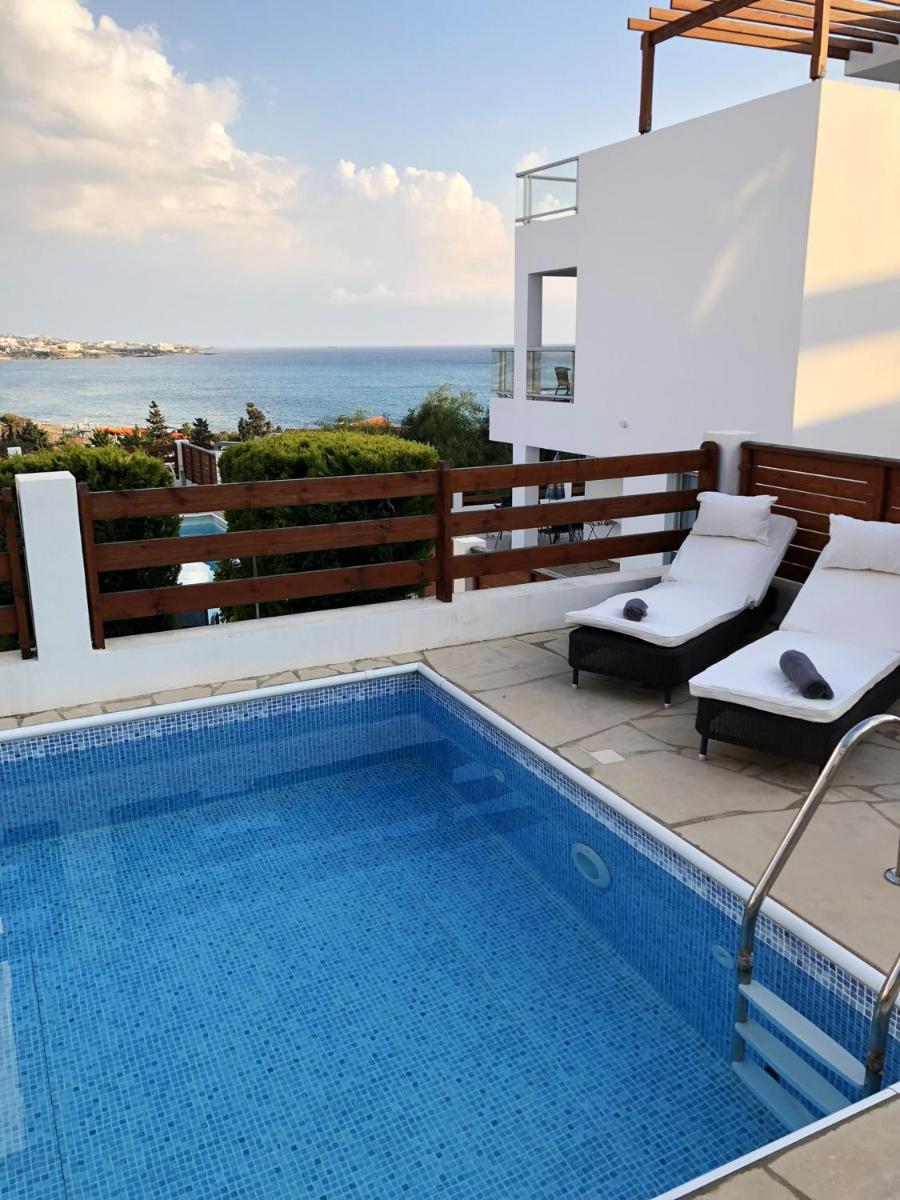 Elegant Villa in Peyia with Sea View and Private Pool - Housity