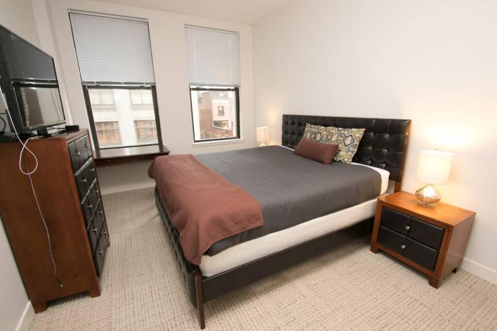 BRAND NEW 1BR 1BA BY RITTENHOUSE, DOORMAN W/D!!! - Housity