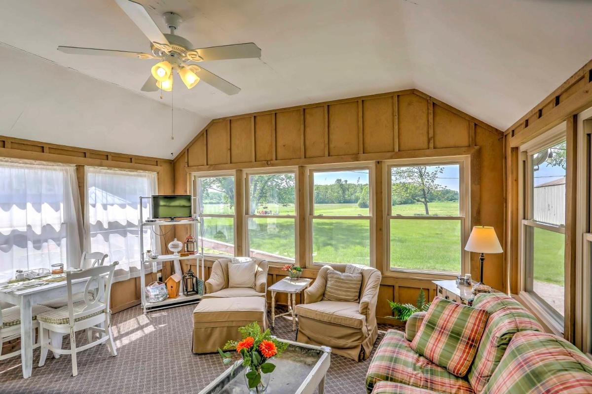 Historic Ottawa Lake House Deck, Barn and 96 Acres! - Housity