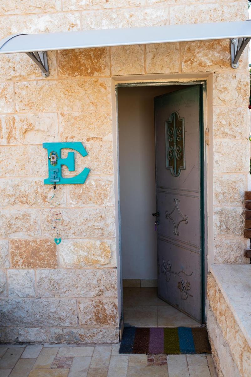 Erella's - Housity