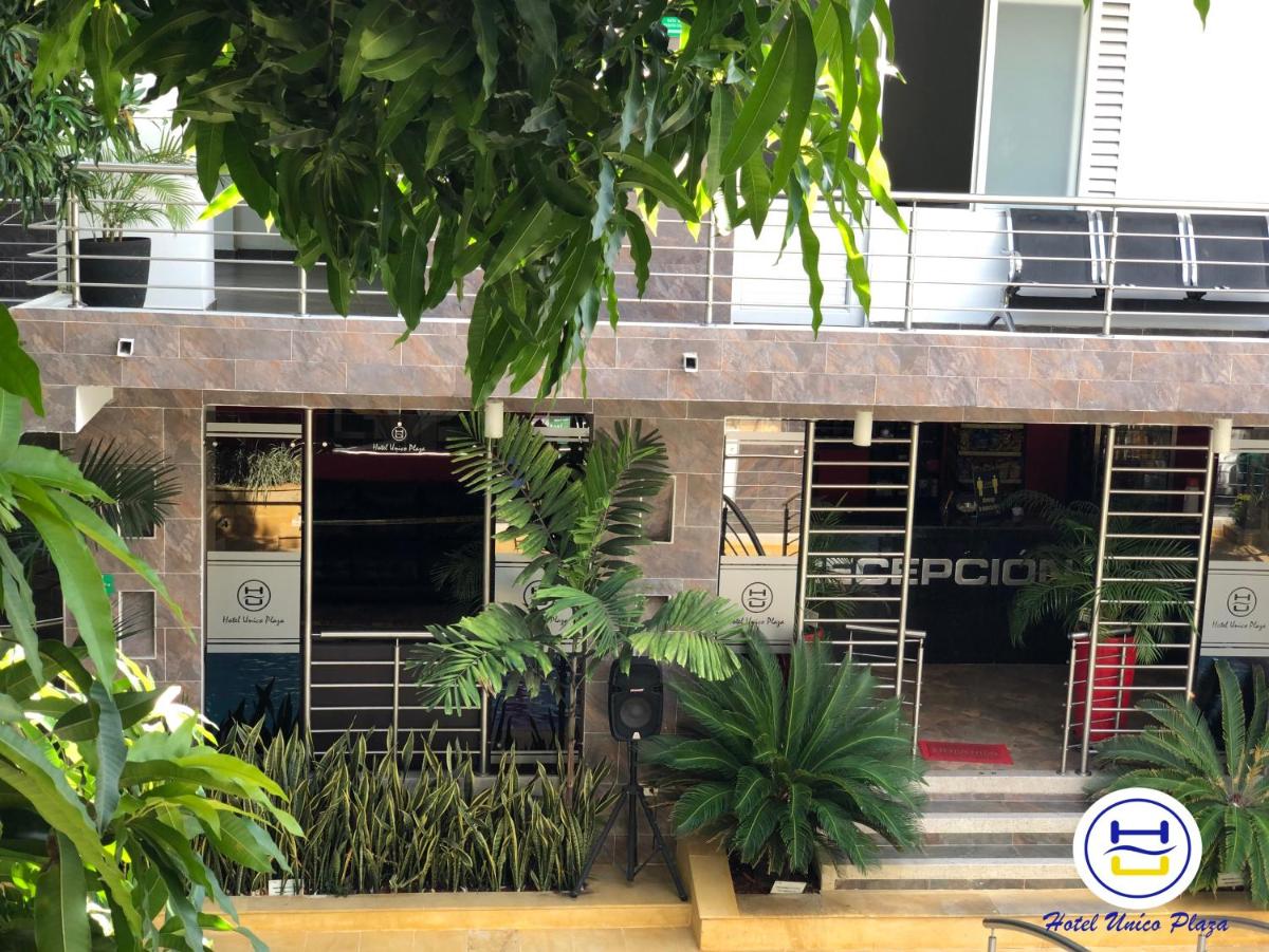Hotel Único Plaza - Housity