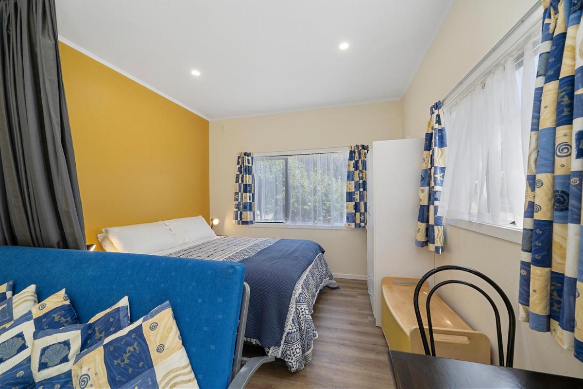 Searenity - Waikanae Beach Holiday Home - Housity
