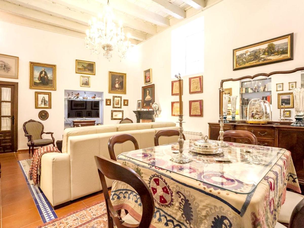 Comfortable house in the heart of Seville with AC - Housity