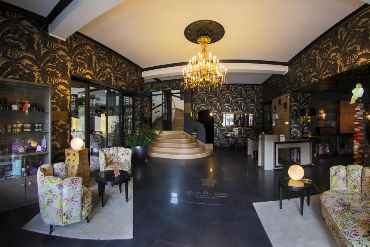 Coin salon dans l'établissement Hôtel du Barry Resort & Spa