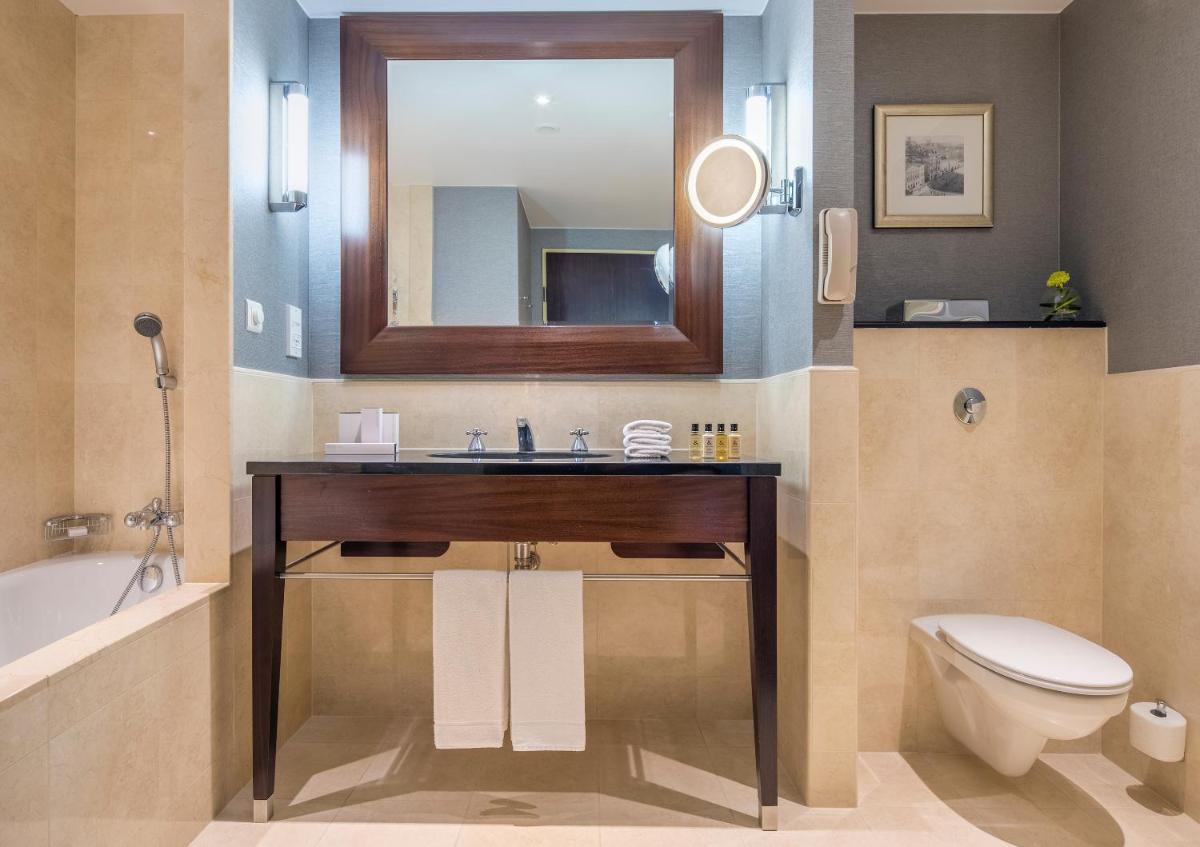 InterContinental Warszawa, an IHG Hotel - Housity