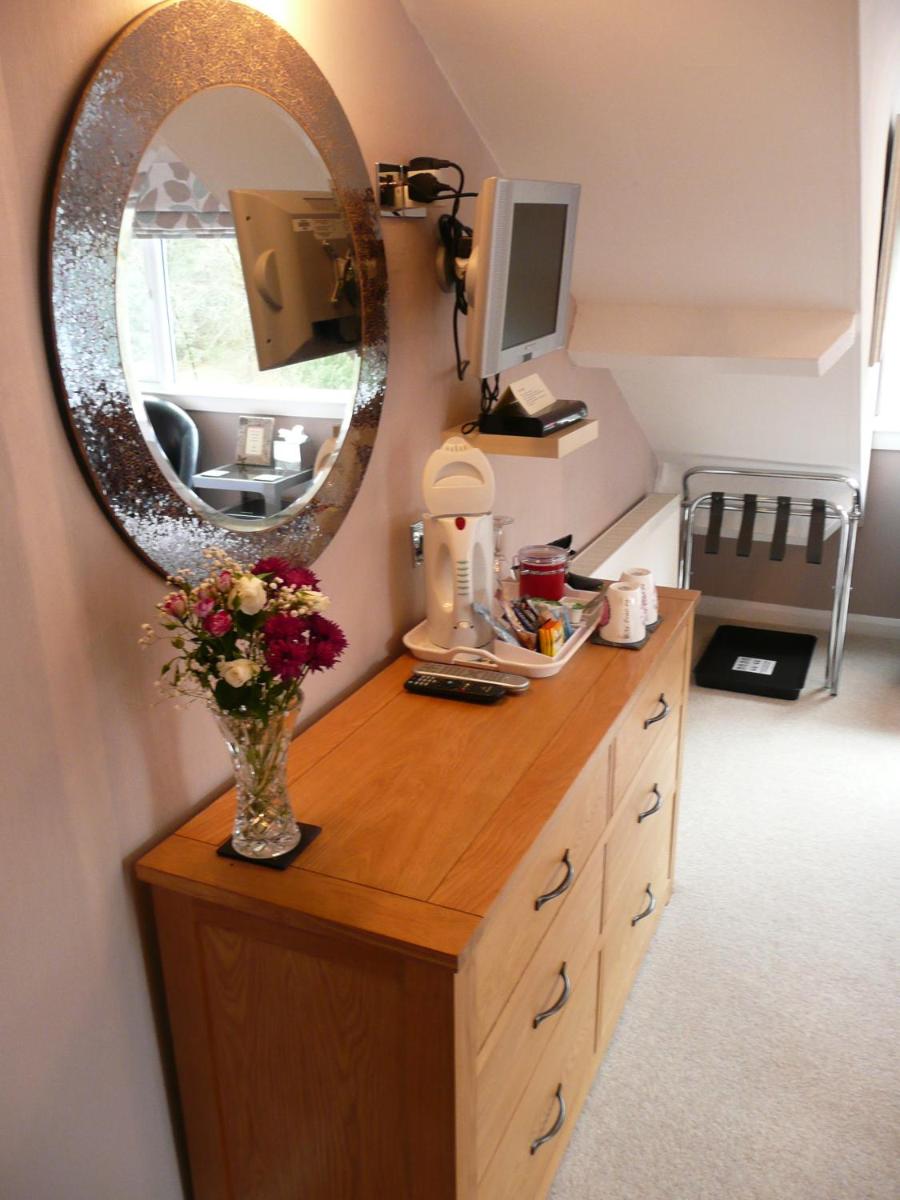 Glenville House - Adults Only - Incl FREE off-site health club with swimming pool, hot tub, sauna & steam room - Housity