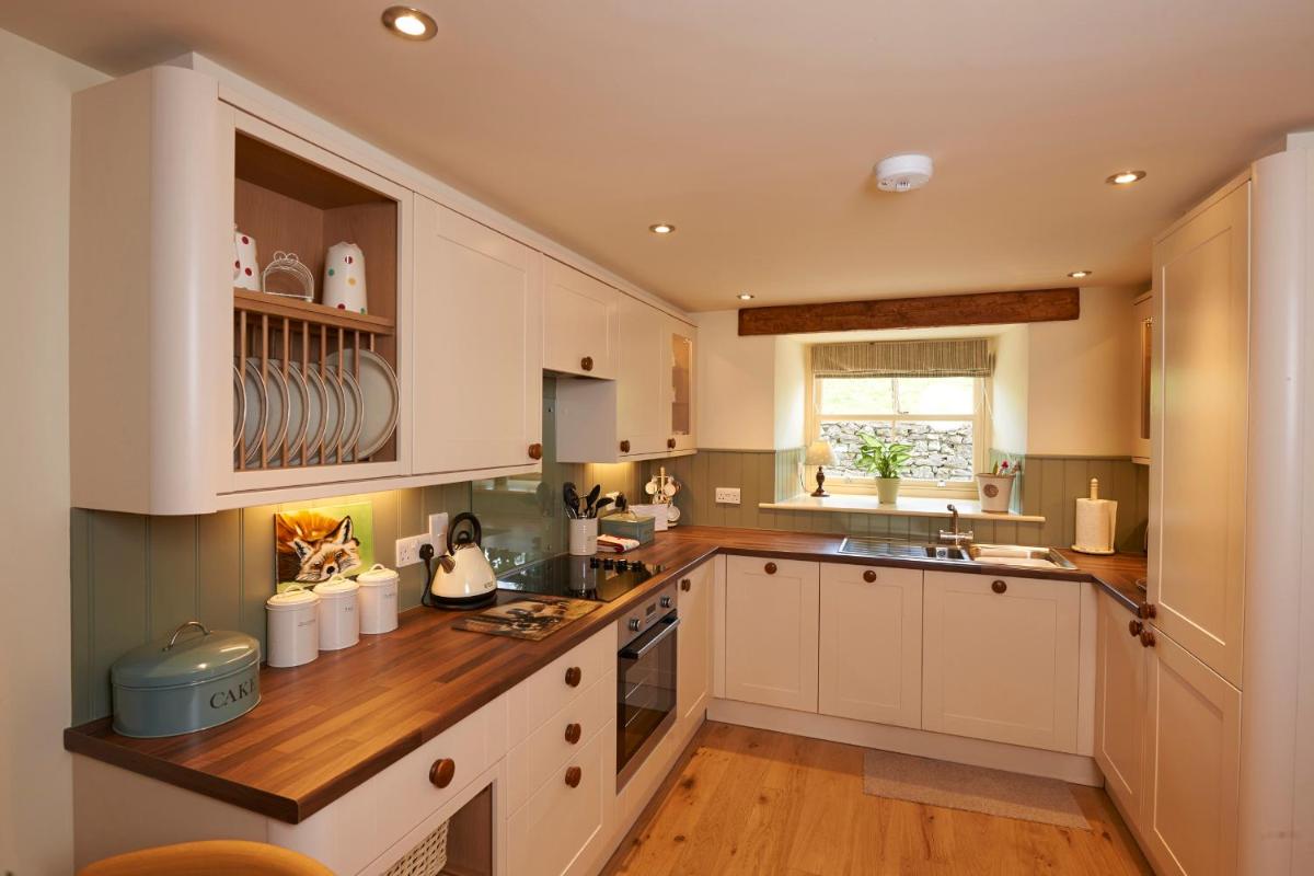 Spring Cottage - Housity