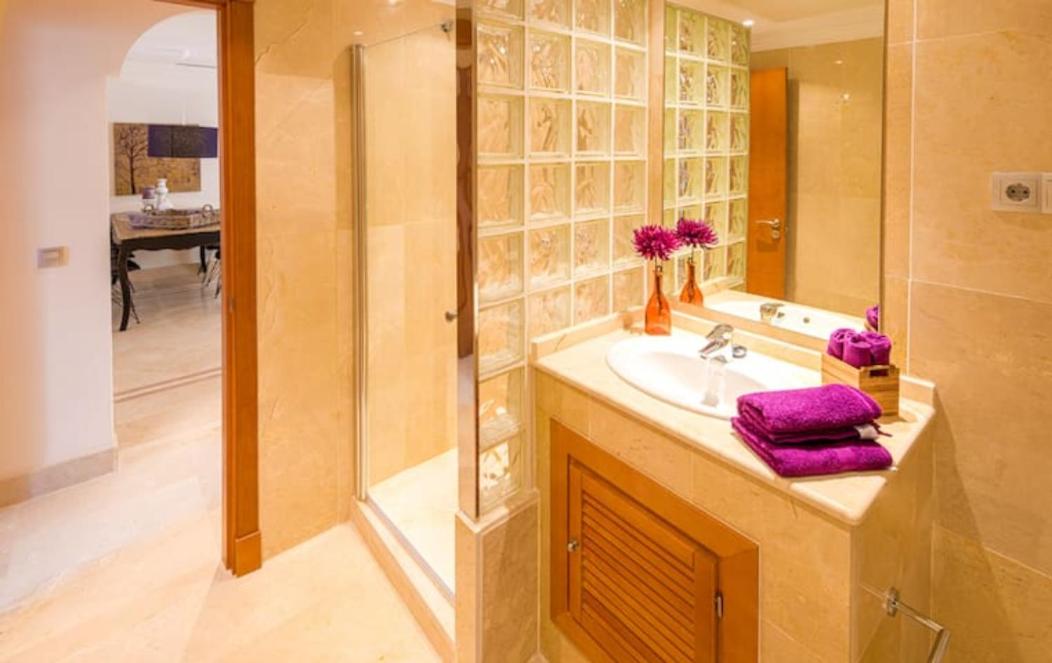 Aloha Hill Club 5 Star Golf Resort Near PPuerto Banus, Playground of the Rich and Famous - Housity