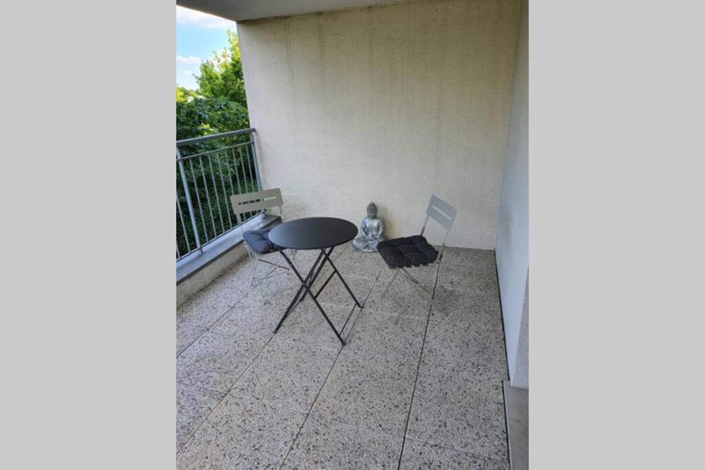 Appartement contemporain rénové à neuf avec cuisine équipé - Val de reuil - Housity