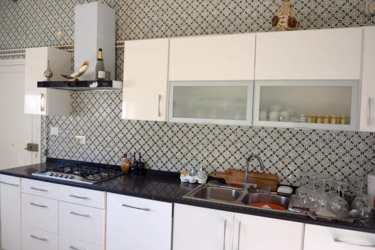 Charming Villa in Monastir with Private Pool - Housity