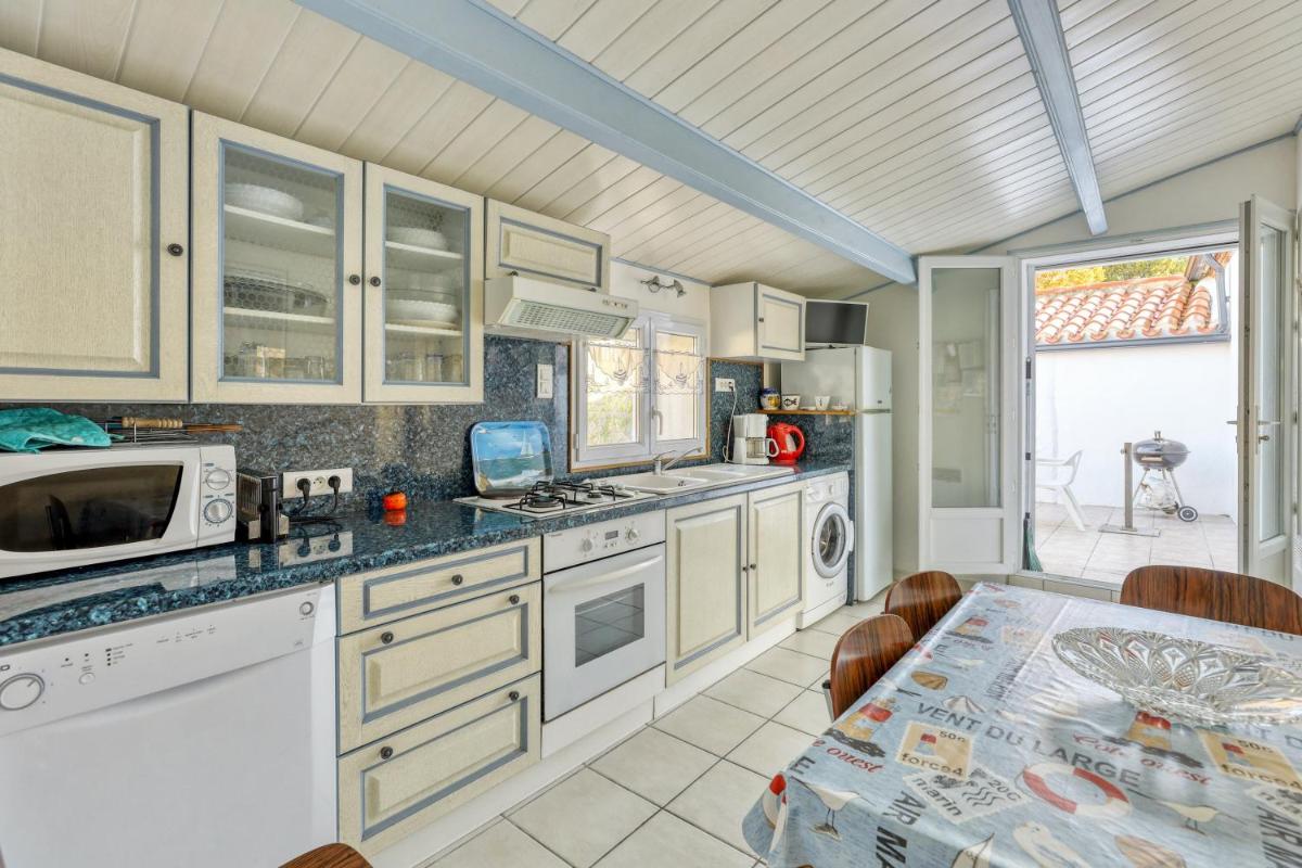 Maison charmante à L'Épine avec jardin clôturé et terrasse - Housity