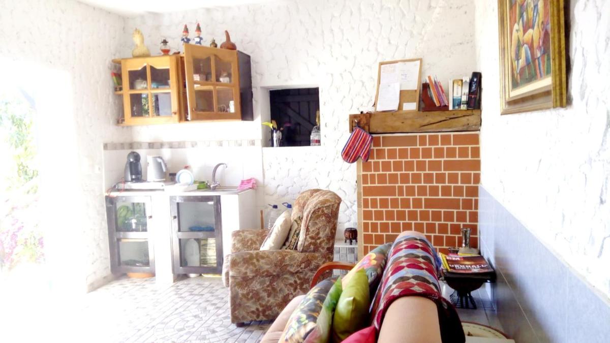 One bedroom house with furnished garden and wifi at Arco da Calheta 2 km away from the beach - Housity