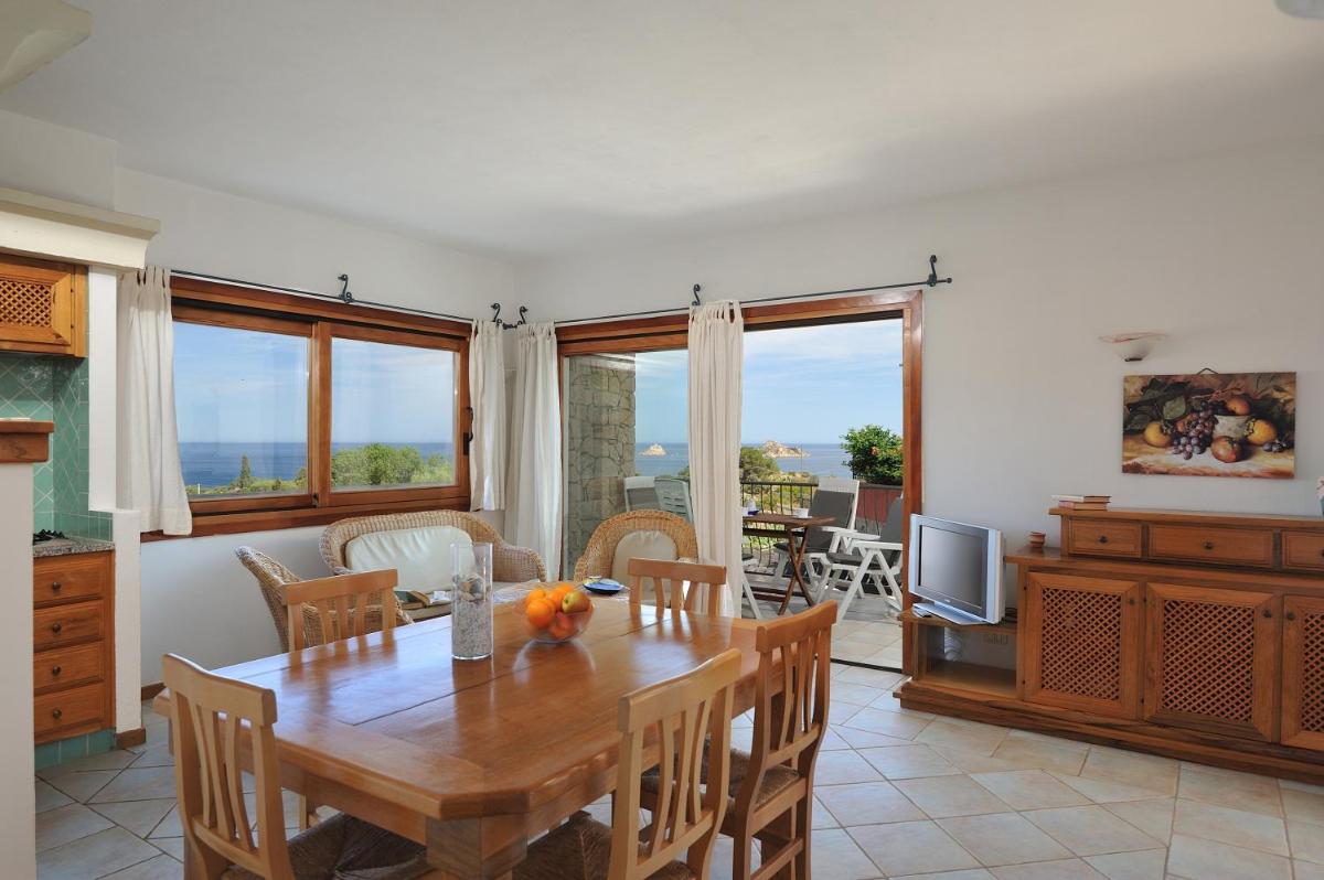 Spacious Apartment in Santa Maria Navarrese - Hizvo