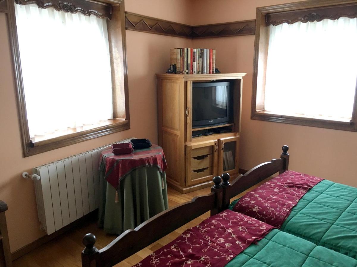 Spacious house in Navarredonda mountain view - Housity