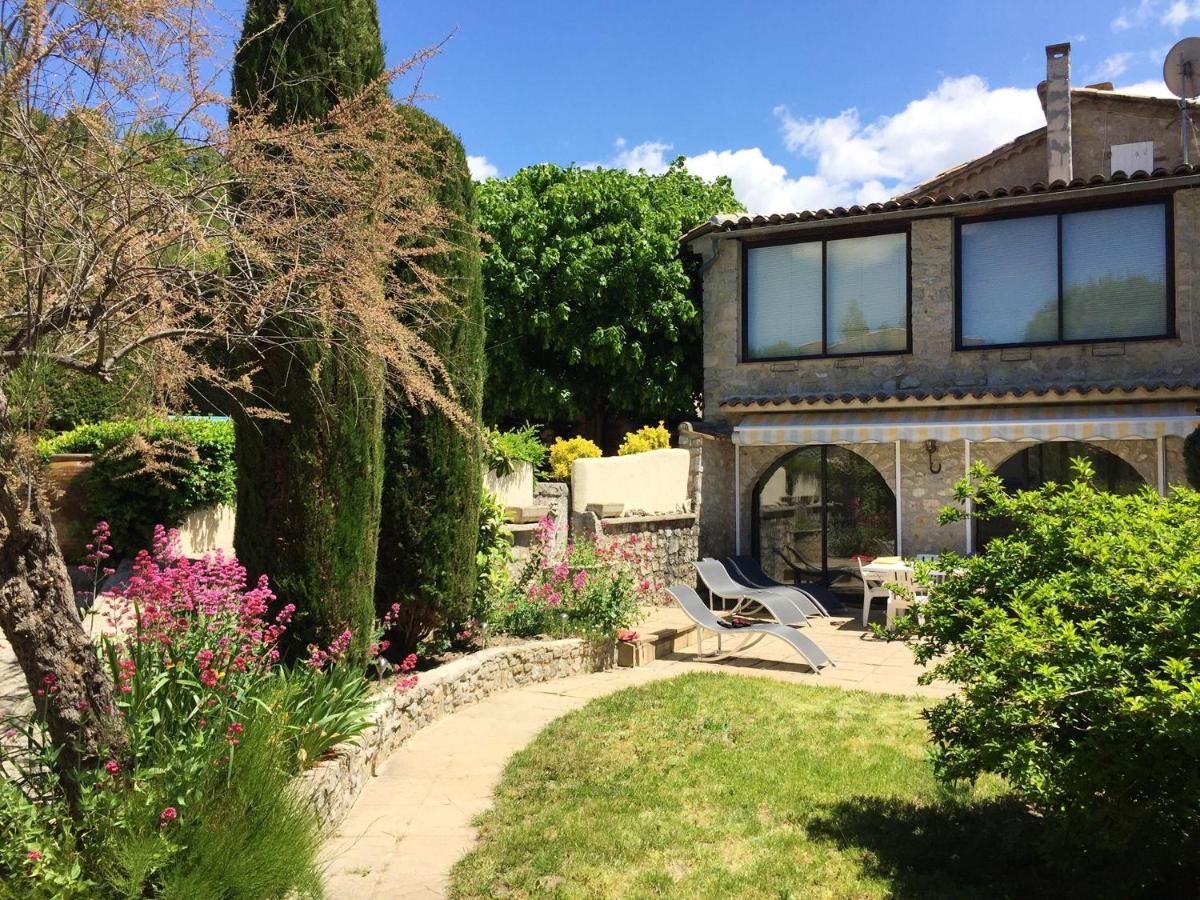Appartement spacieux a La Roche sur le Buis avec piscine privee - Housity