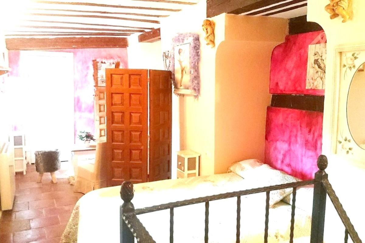 Charming House in Cuenca + View - Housity