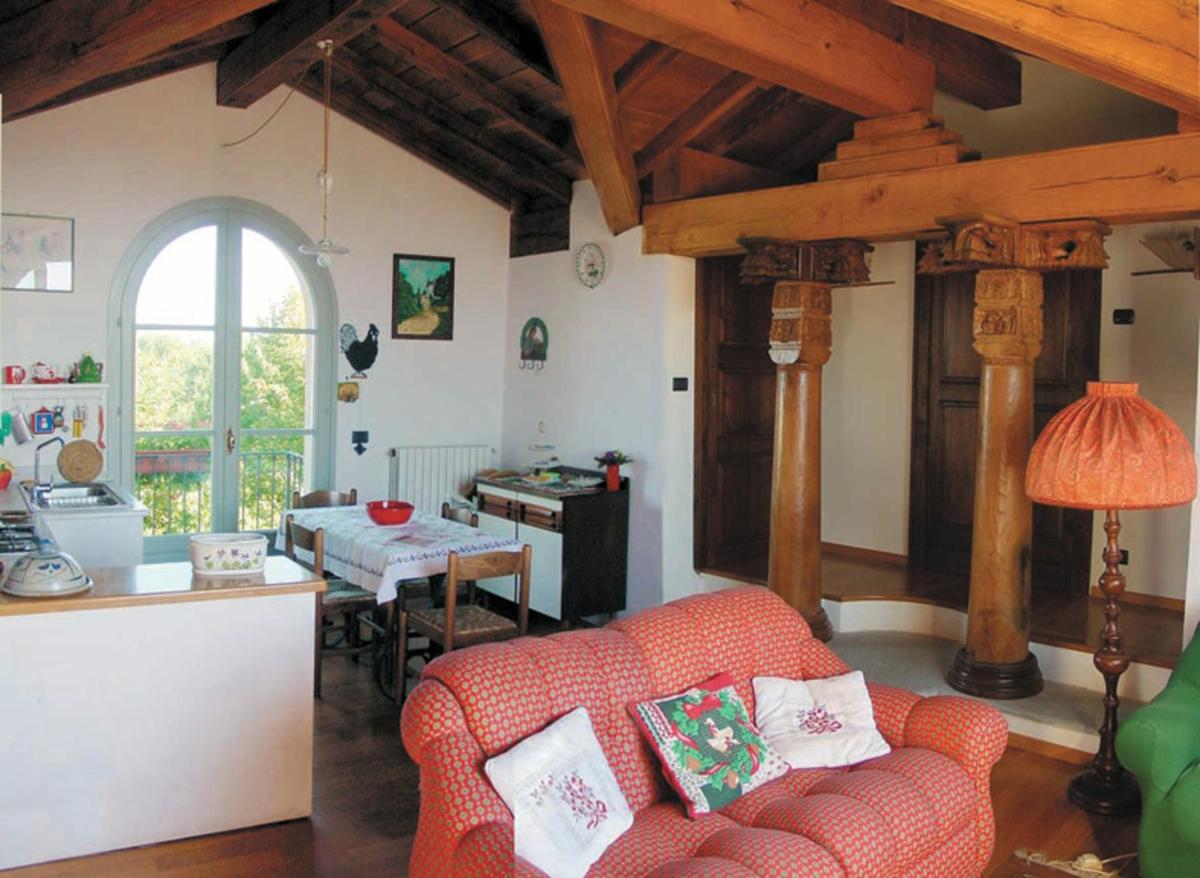 2 bedrooms appartement with enclosed garden at Carru - Housity