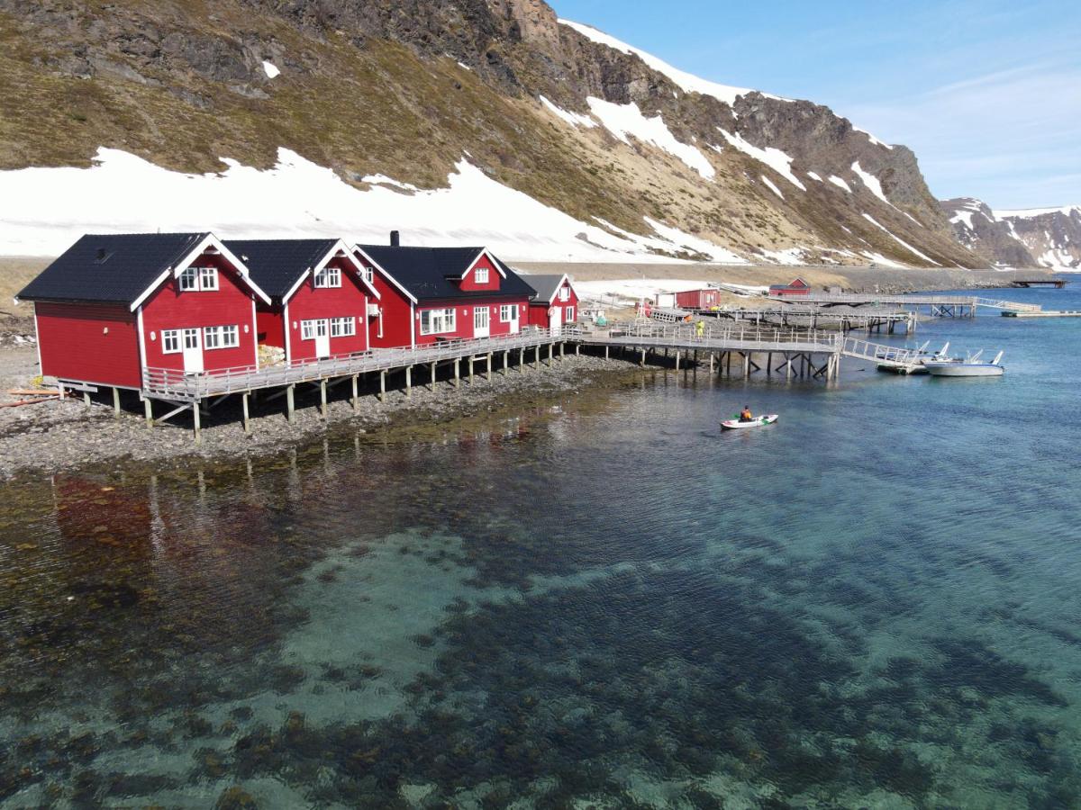 Sarnes Seaside Cabins - Housity