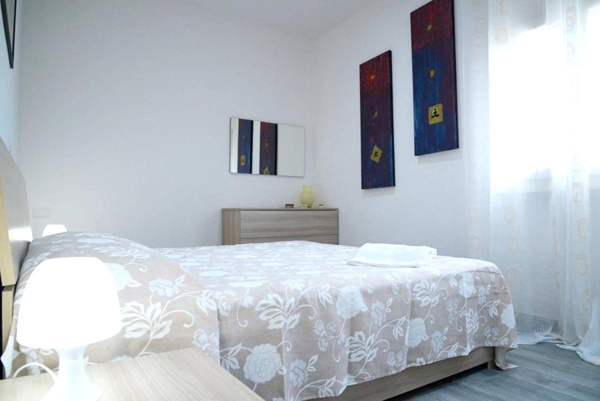 Comfortable house in La Pila with terrace and parking - Housity