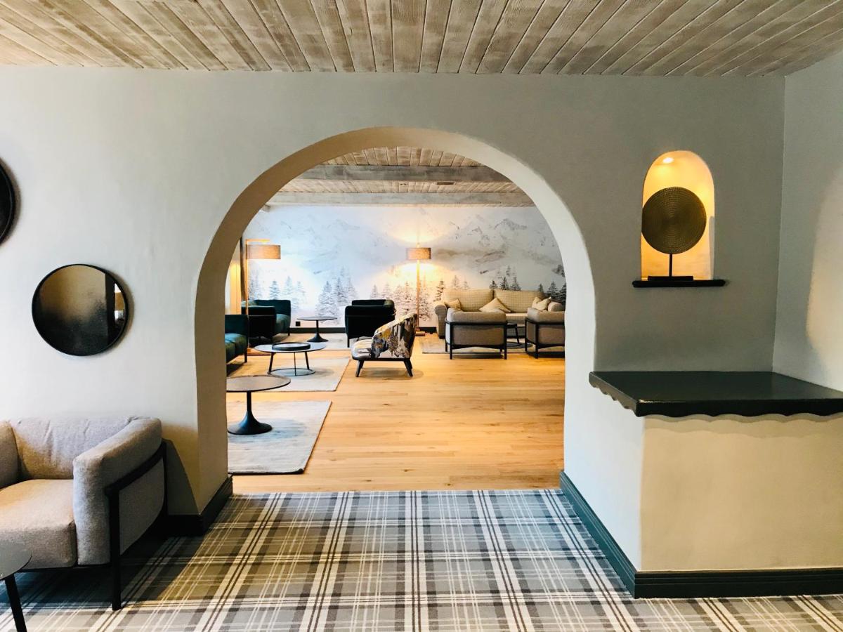 Coin salon dans l'établissement Grand Hôtel Courchevel 1850