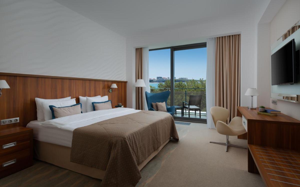 Primorie Grand Resort Hotel 5* - Housity