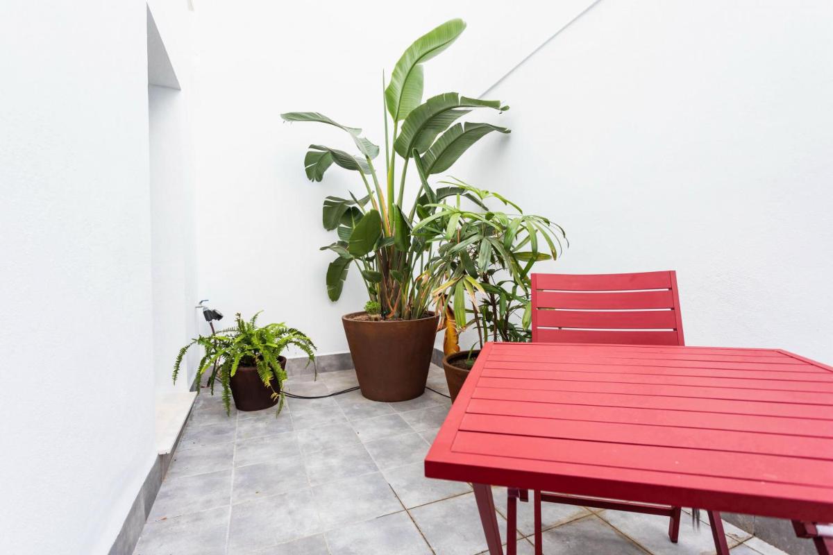 Reina 107 Beach Boutique - Housity
