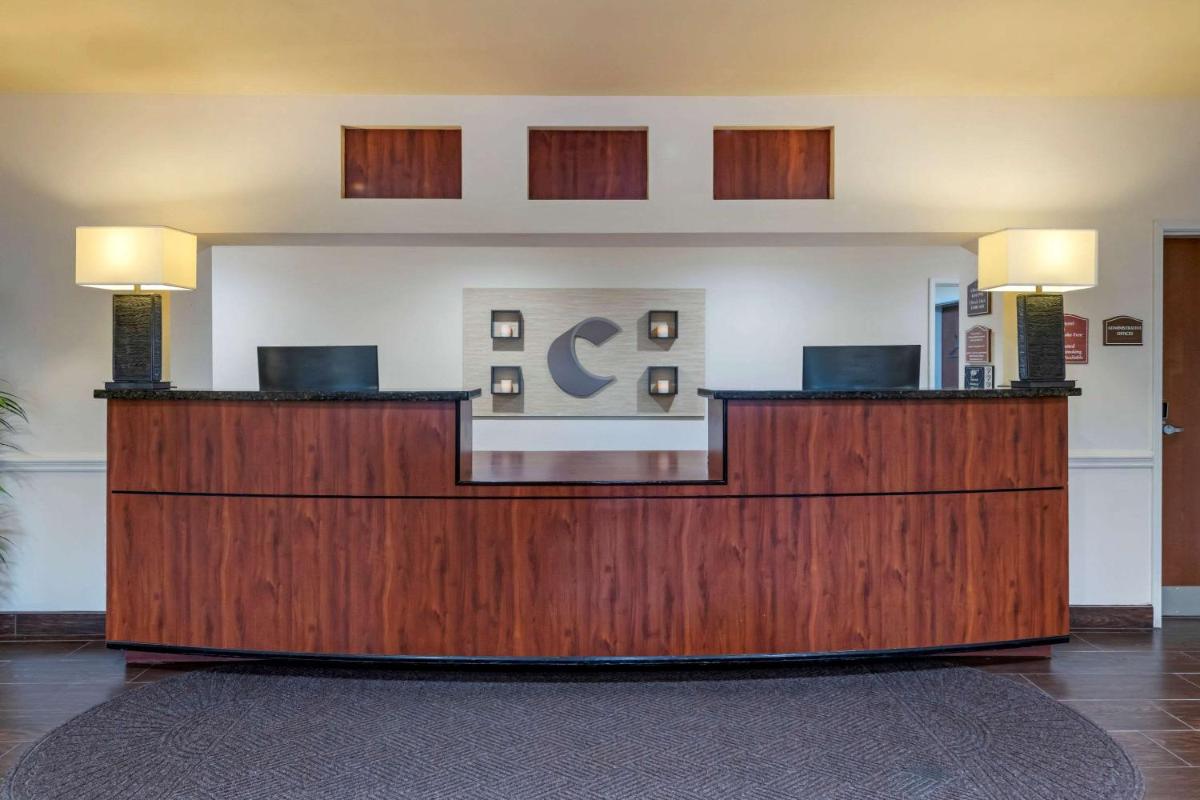 Comfort Inn & Suites Airport - Housity
