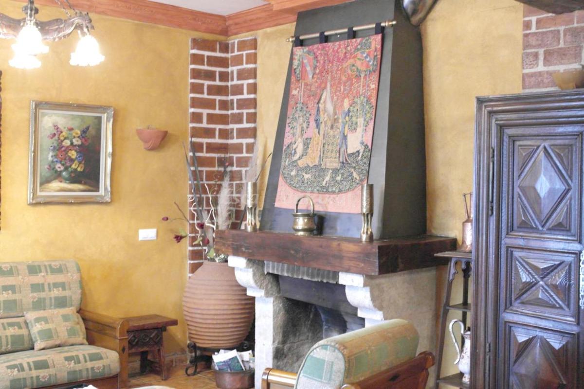 Spacious house with mountain view in Ivanrey - Housity