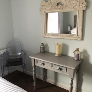 Exquisite Apartment Hessle - Housity