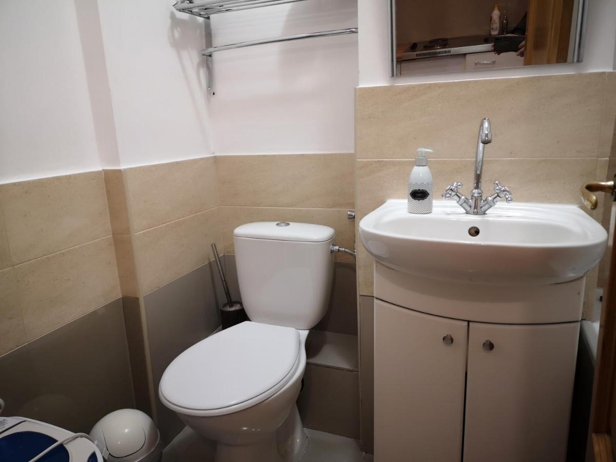 Hard Center - Housity