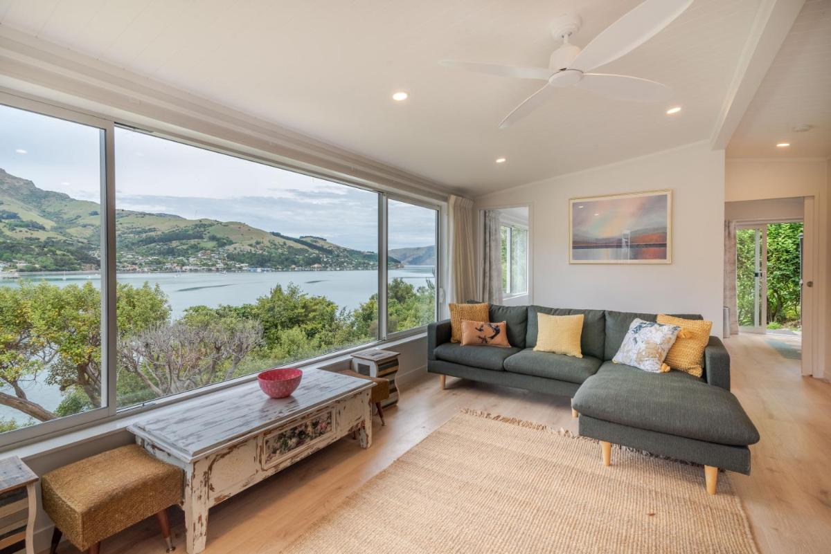Otahuahua - Akaroa Holiday Home - Housity