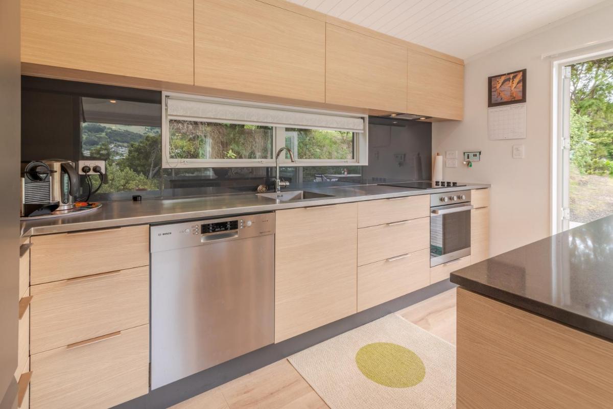 Otahuahua - Akaroa Holiday Home - Housity