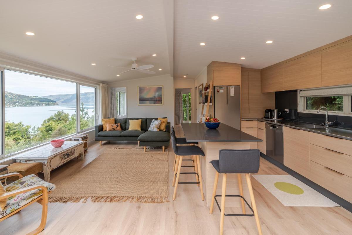 Otahuahua - Akaroa Holiday Home - Housity