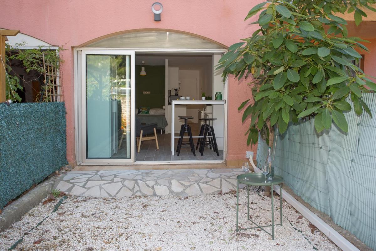 Joli studio avec jardin bord de mer - Housity