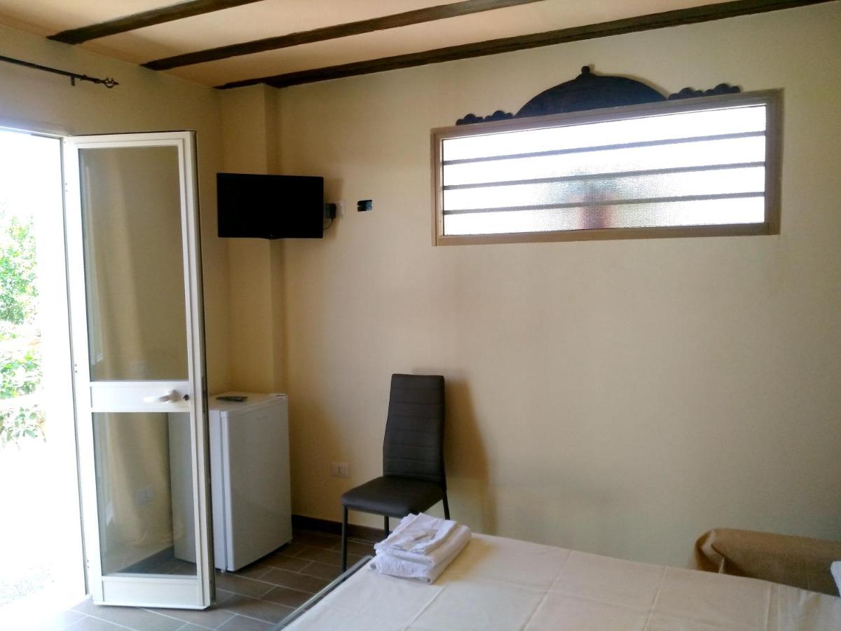 One bedroom appartement with sea view shared pool and enclosed garden at Reitano 5 km away from the beach - Housity