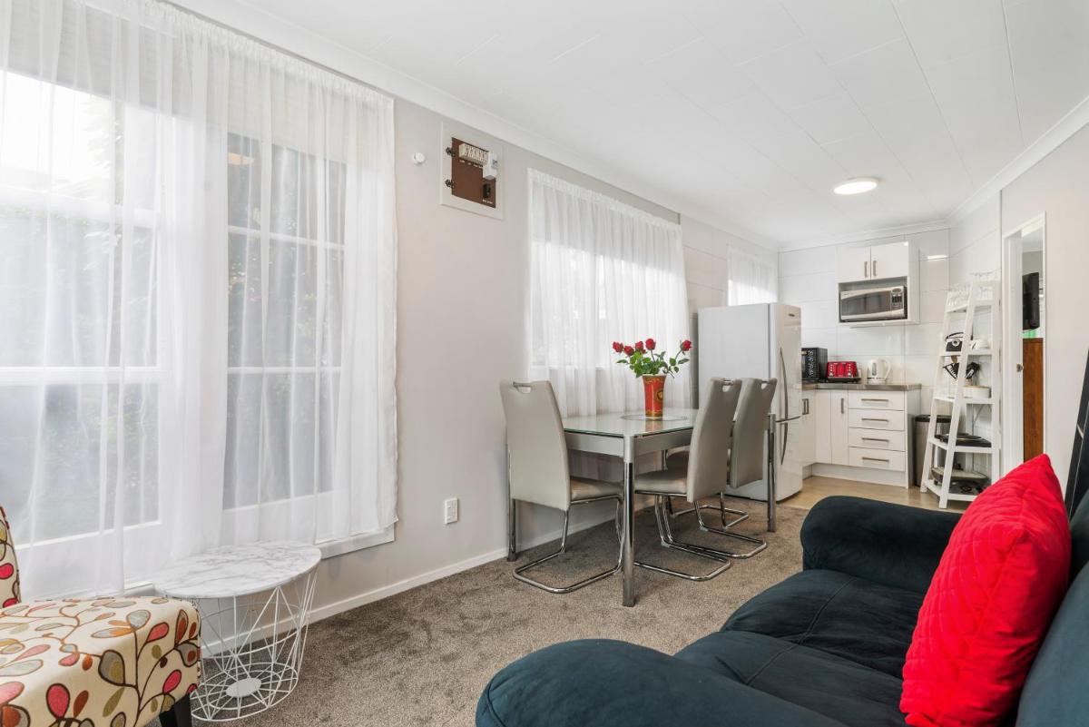 Pomare Cottage - Rotorua Holiday Home - Housity