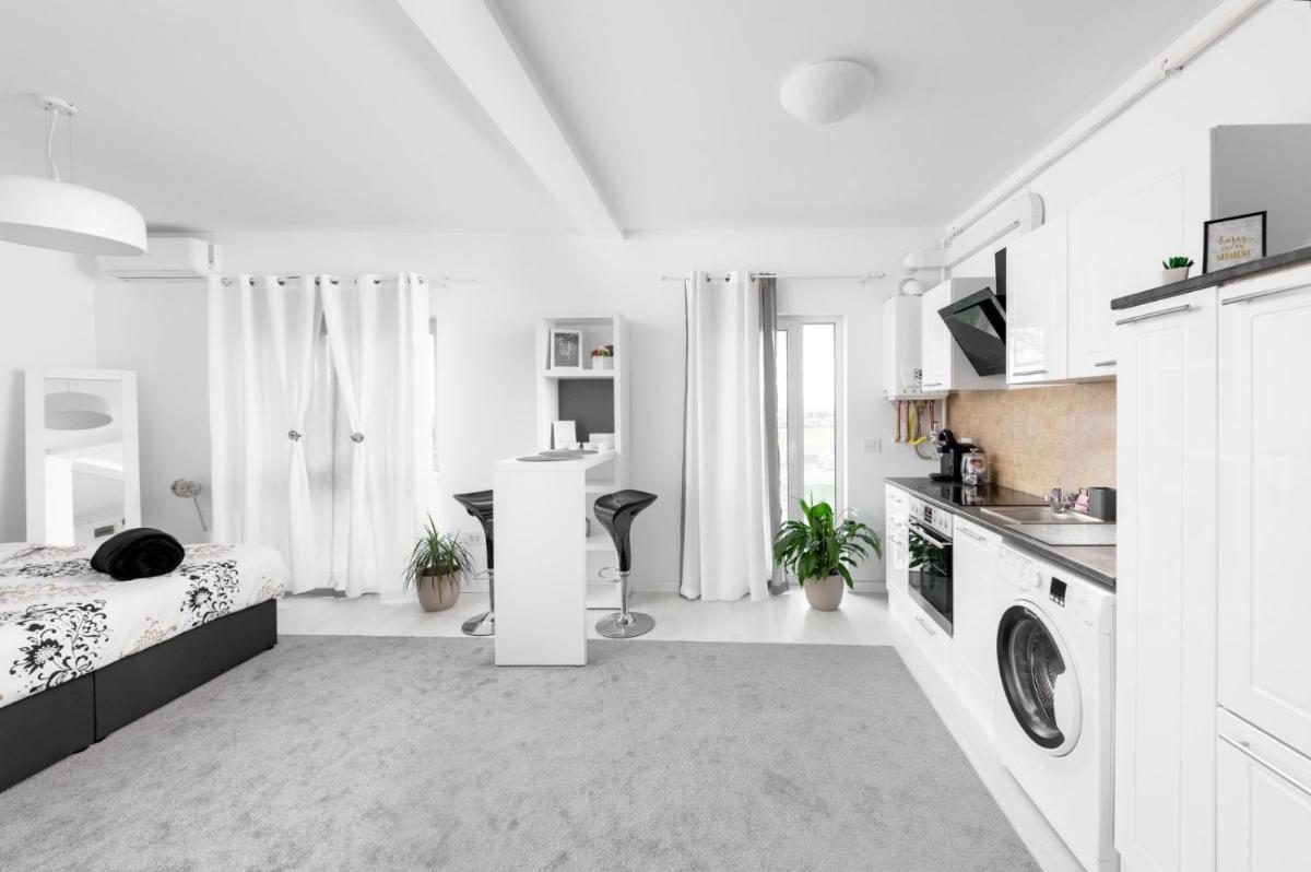 REEAS APARTAMENT 13 - Housity